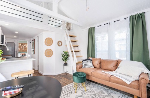 Guntersville Cottage | A Little Wanderlust | Cozy Tiny Home for Explorers | King Bed Pet-Friendly Fire Pit