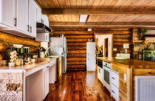 Gatlinburg Cabin | A+ Location! 3100SF! Log Cabin! View! ADAKingSuites! Game Room! Theater!Hot Tub!
