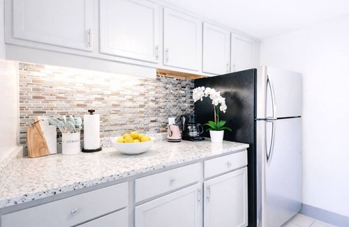 Downtown Hartford Apartment | A+ Location Condo | Modern + Bright| Bushnell Park