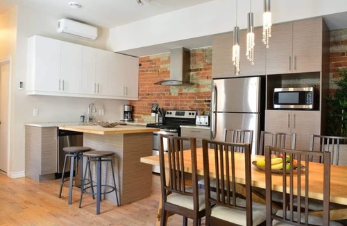 Plateau Mont Royal Apartment | A+ location! Large Terrace - Fast WiFi - 4 bedrooms + 3 full bathrooms - parking
