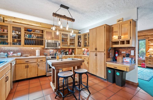 Ridgefield Cabin | A Log House in a Private Forest with Hot Tub!