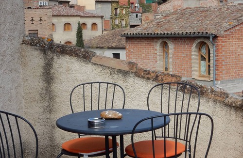 Torroja del Priorat Apartment | A love nest with a wide view. Much peace and absolute privacy