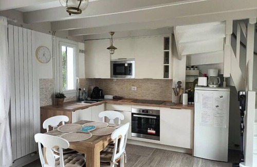 Villers-sur-Mer Cottage | A LOVE OF COTTAGE ❤️200m from the beach, private parking, linen, wifi.