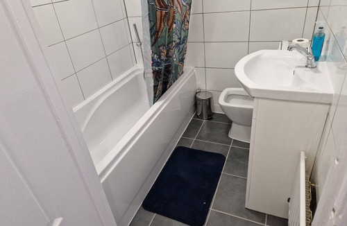 Lee Green Apartment | A lovel one bedroom.