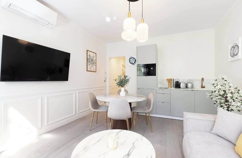 Epinettes Apartment | A Lovely 1-BR with Services in Batignolles