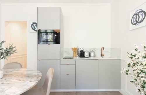 Epinettes Apartment | A Lovely 1-BR with Services in Batignolles