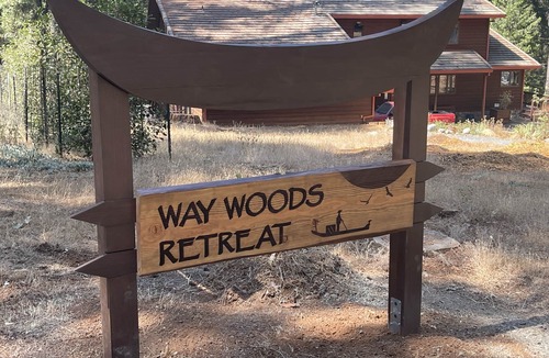 Foresthill House | A Lovely Cabin House at Way Woods Retreat with outdoor Hot Tub & Full Amenities.