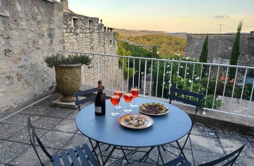 La Garde-Adhemar Cottage | A lovely lodging