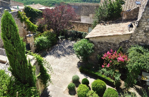 La Garde-Adhemar Cottage | A lovely lodging