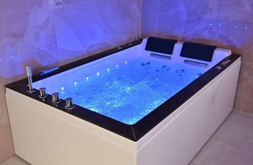 Sens Apartment | A loving interlude