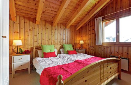 Vex Ski Chalet | A luxurious 6 person chalet with superb view
