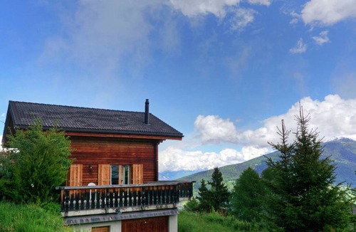 Vex House | A luxurious 6 person chalet with superb view.