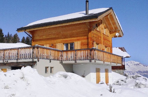 Vex House | A luxurious 6 person chalet with superb view.