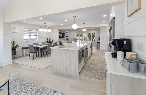Ashburn House | A Luxurious Home for Rest and Work.
