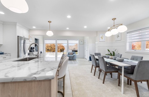 Ashburn House | A Luxurious Home for Rest and Work.