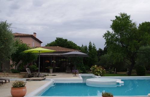 Les 3 Ponts Villa | A luxurious villa in a quiet environment, not overlooked.