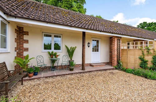 Lower Wick Cottage | A luxuriously appointed two bedroom ground floor barn.