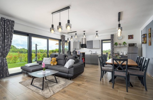 Finida Apartment | A luxury 3 bedroom, 2 storey apartment with garden and whirlpool - Brigitta 4
