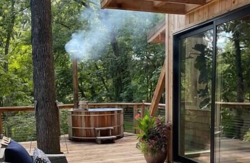 Farmington House | A Luxury Treehouse Experience | Wood-Fired Cedar Hot Tub