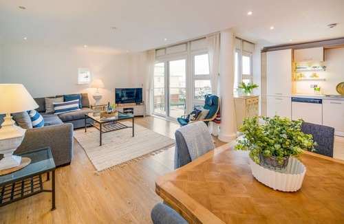 Cowes Apartment | A Luxury Waterside Marinus Apartment