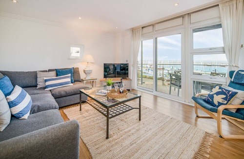 Cowes Apartment | A Luxury Waterside Marinus Apartment