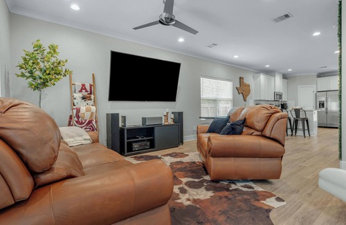 College Station House | A&M Game House with Indoor Slide - Sleeps 12