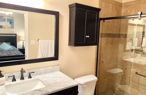 College Station Condo | A&M Upscale Graduation/Ring Day/Corporate 1BR Condo
