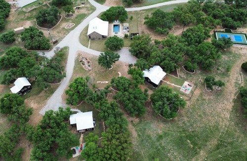 Graham House | A Magical Place, Sleeps 8, Hot tub/Fire Pit,Pool