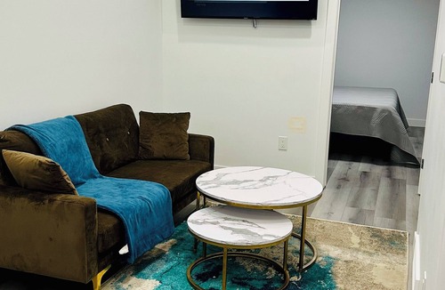 Evanston House | A master retreat king. size bed