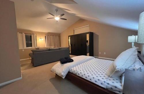 Walnut Creek Apartment | A master suite with own kitchenette and bath