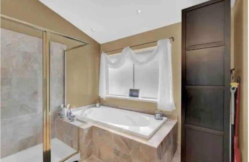 Walnut Creek Apartment | A master suite with own kitchenette and bath