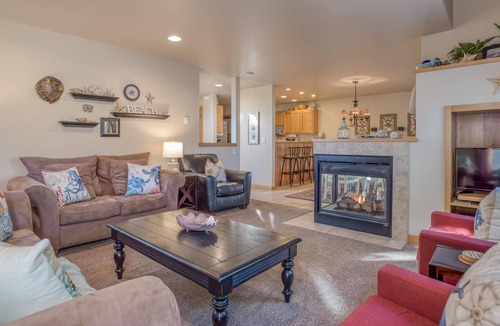 Shorepine Village House | A Mermaids Dream