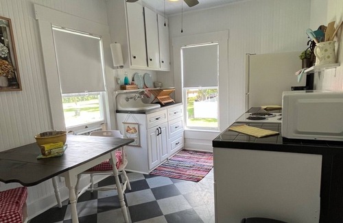 Metter House | a Metter Night's Sleep