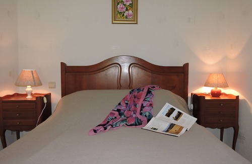 Montredon-Labessonnie Cottage | A miller's house in the quiet countryside for 2 people, pets welcome