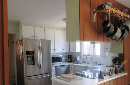 Buckroe Beach House | A MINI PARADISE-"THE FRISKY DOLPHIN"PRIVATE BEACH- 3BED, 2BATH!