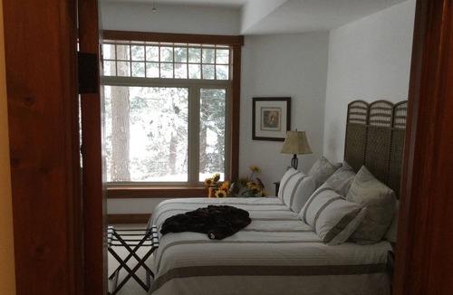 Muskoka Lakes Cottage | A Mix of Privacy, Pristine Views and Elegant Sophistication