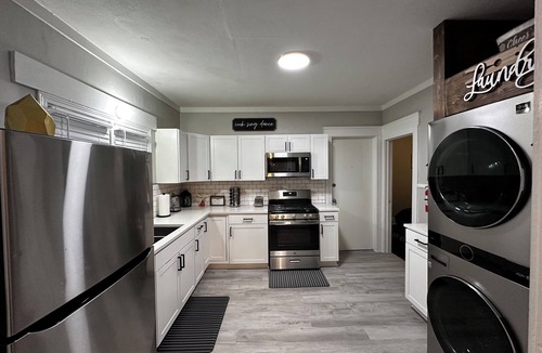 Southside Apartment | A modern, comfortable and conveniently located apartment.