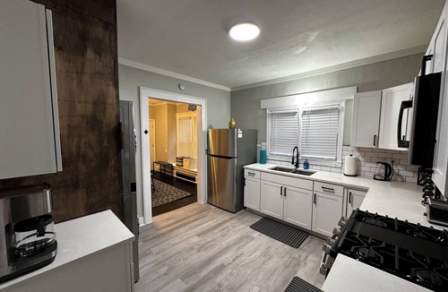 Southside Apartment | A modern, comfortable and conveniently located apartment.