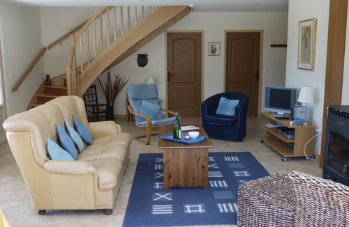 Ceauce House | A modern property, purpose-built for disabled access. Sleeps 6 in 3 bedrooms.