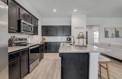 Joshua House | A Modern Gem for Families on the Move