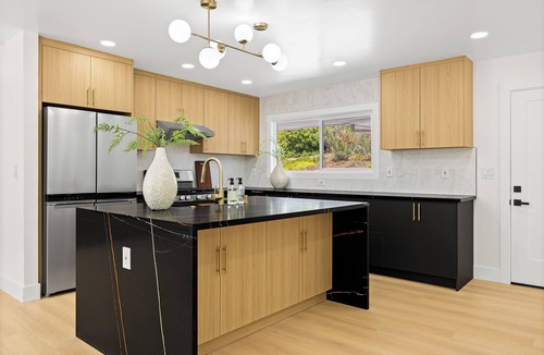 Orinda House | A Modern & Homely 3BR & 2BR