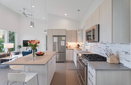 Ithaca House | A Modern Lakeview Retreat