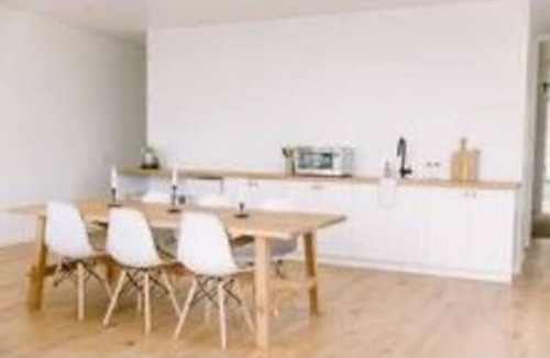 Bonita House | A modern light-filled haven in a tranquil setting