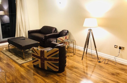 Greenwich Apartment | A Modern Riverside Apartment