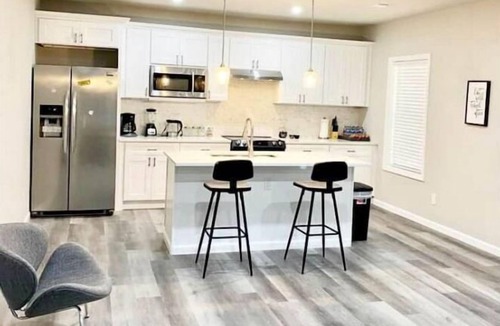Loganville House | A Modern Two Bedrooms Retreat!