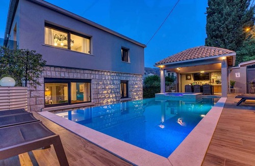 Lapad Villa | A modern vacation house in Dubrovnik with a pool
