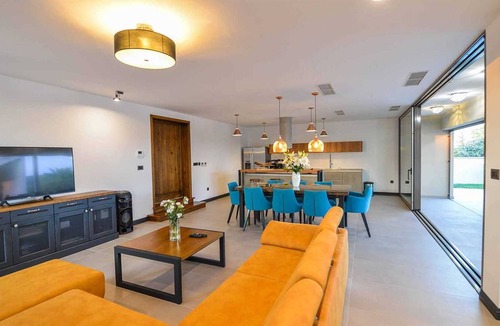 Poljica Villa | A modern villa in Nin area with sauna and a gym
