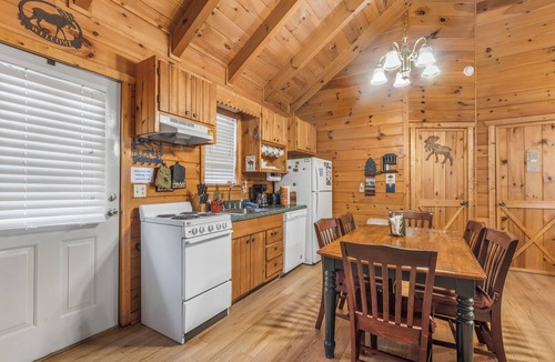 Andrews Cabin | A Mountain Paradise on Collett Creek in Andrews, NC