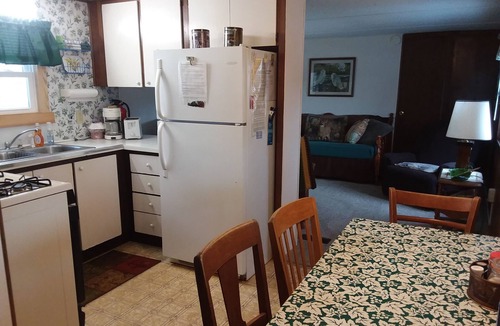 Morris House | A mountain view! Quaint and quiet!