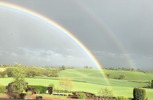 Newent Apartment | A newly Renovated and Exclusive Studio